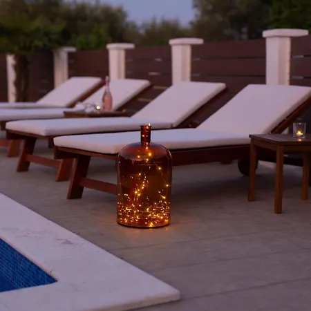 Tranquil Getaway With Pool * Polje (Krk)
