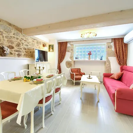 Tranquil Getaway With Pool Villa *