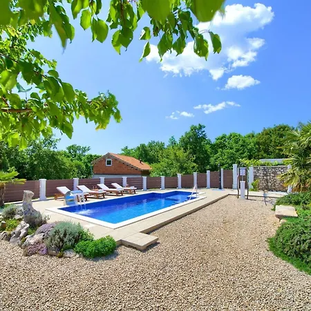 Tranquil Getaway With Pool * Polje (Krk)