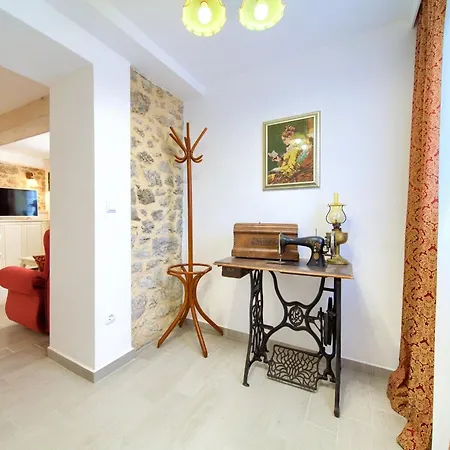 Tranquil Getaway With Pool * Polje (Krk)