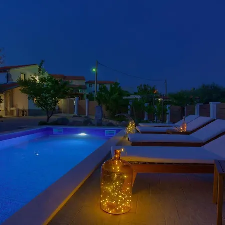 Tranquil Getaway With Pool Villa