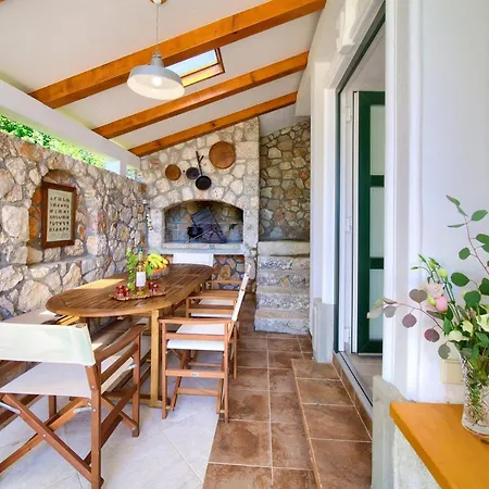 Willa Tranquil Getaway With Pool Polje (Krk)