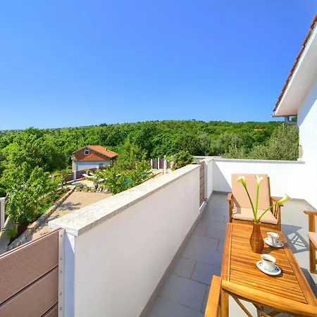Tranquil Getaway With Pool Villa *