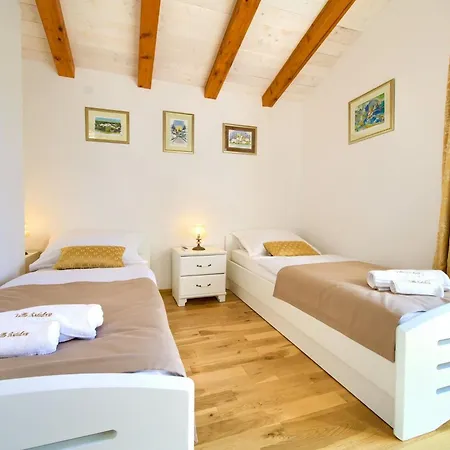 Villa Tranquil Getaway With Pool